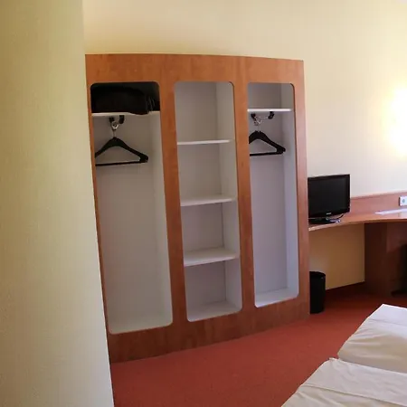 Hotell Holledau 3*